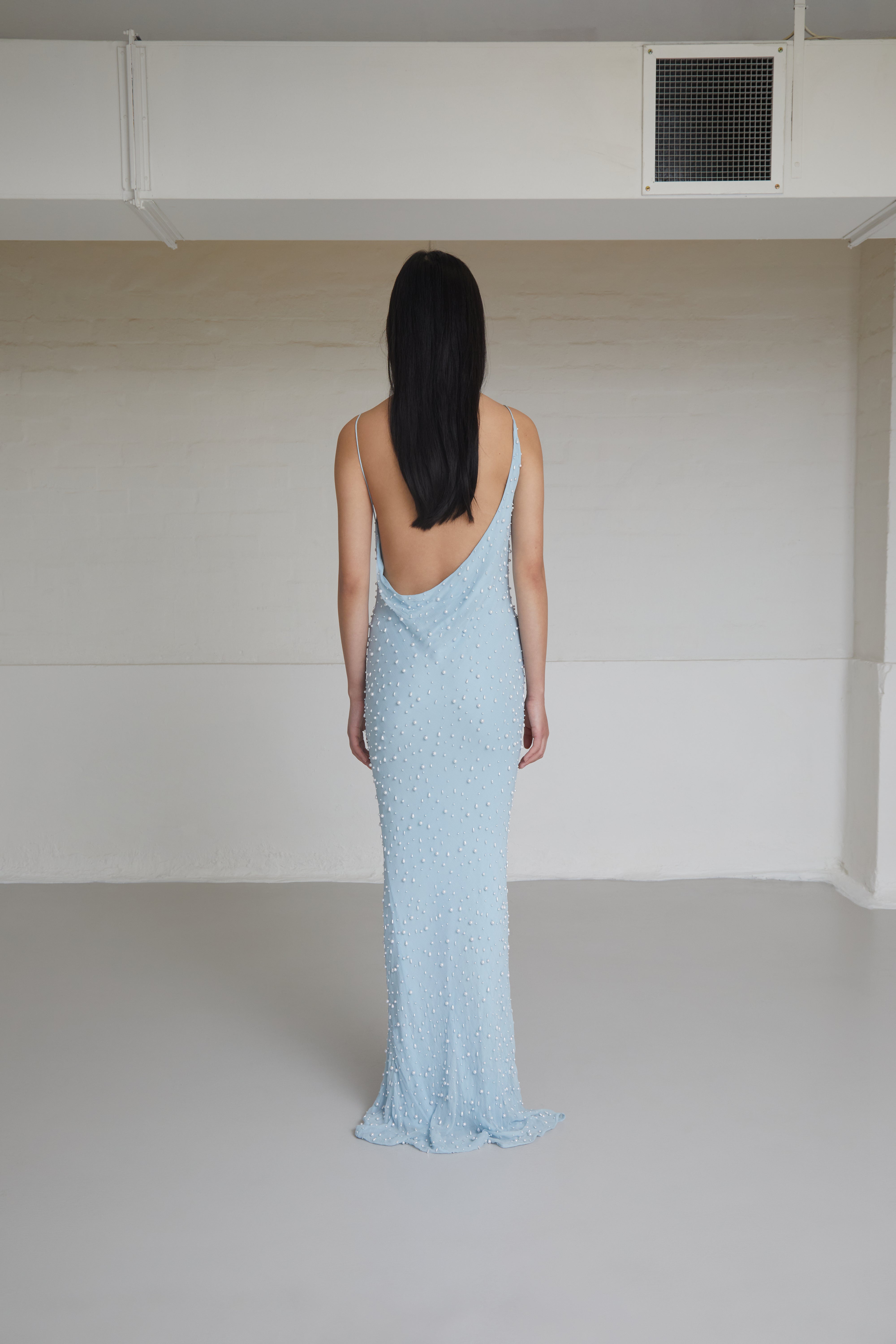 DRESS V